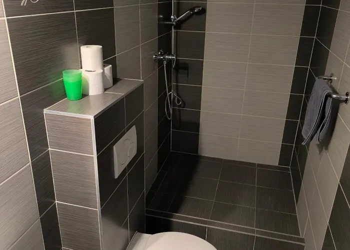 雅尔卡膳食旅馆 2*