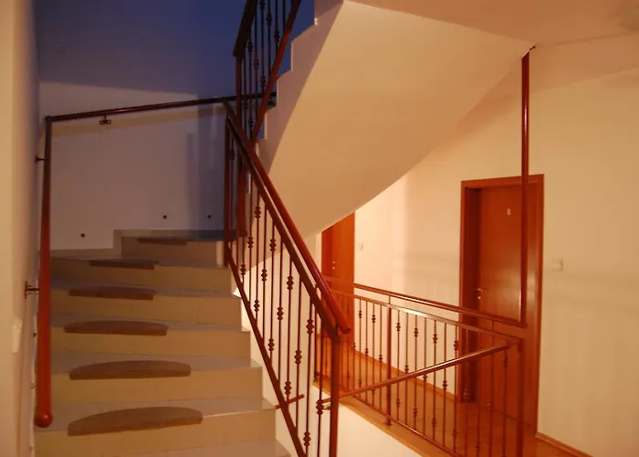 雅尔卡膳食旅馆