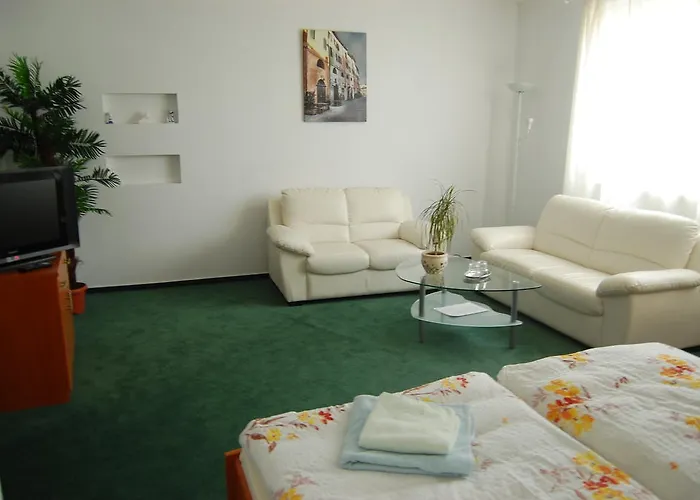 雅尔卡膳食旅馆